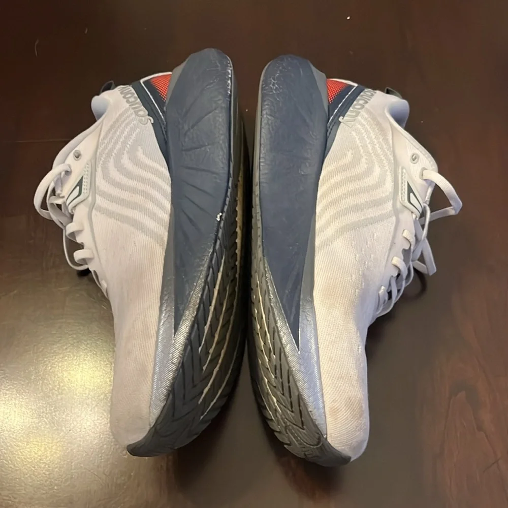 Saucony Triumph Men’s running shoes